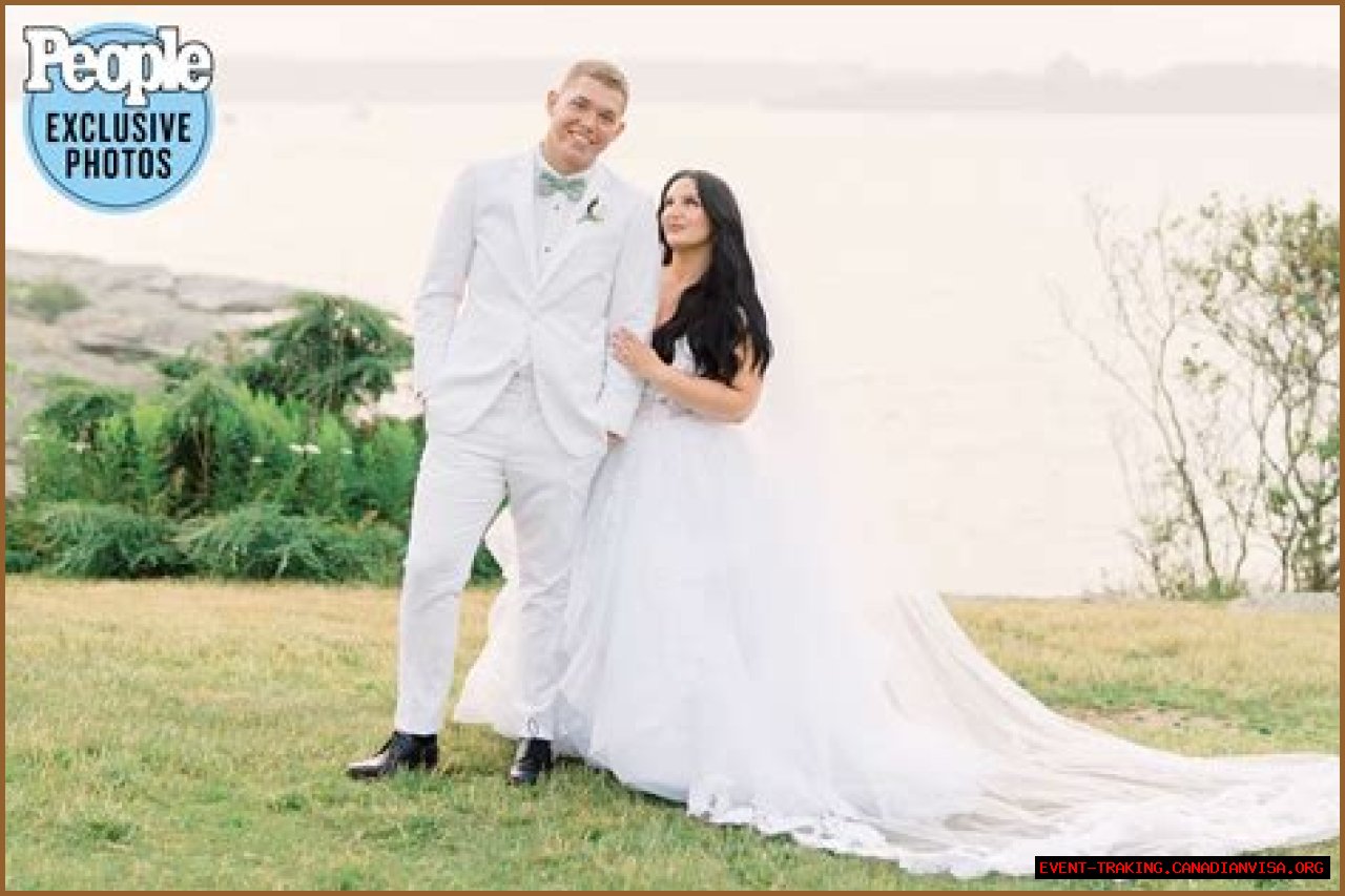 Is Elizabeth Rowe Trans? Married To Husband Cody Daniel